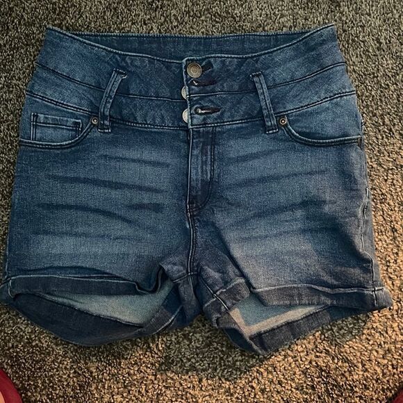 Size 28 Dark Wash Bluenotes High-rise Jean Shorts - Picture 1 of 4
